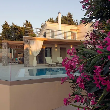 Casa Del Mar Mpoukaris