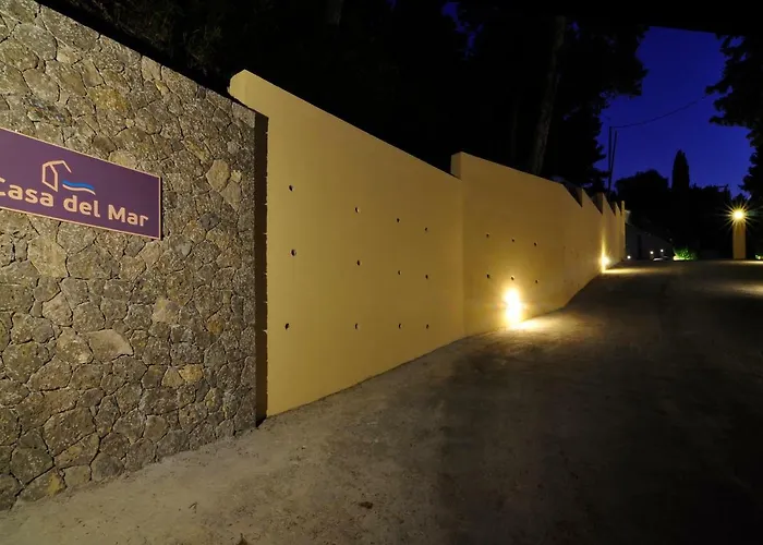 Casa Del Mar Апартаменты *