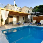 Casa Del Mar Mpoukaris